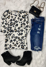Load image into Gallery viewer, Long Sleeve Leopard Top