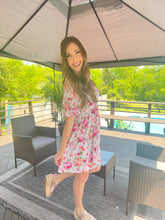 Load image into Gallery viewer, Off White Floral Print Ruched Dress
